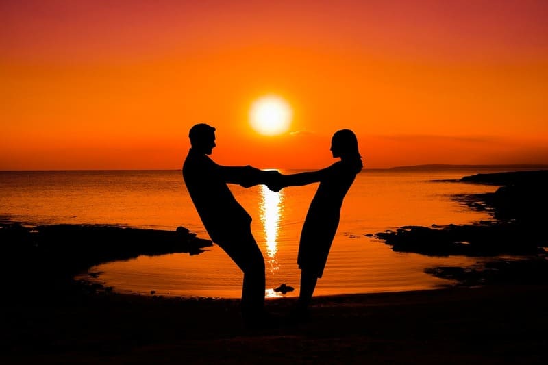 Coucher soleil en couple