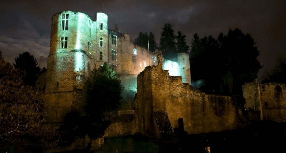 Château Beaufort by night