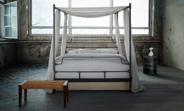 Lit baldaquin industriel design