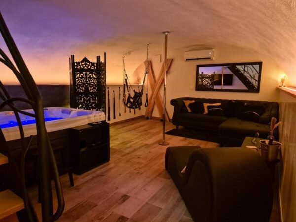 Gîte érotique avec spa privatif – Équivoque