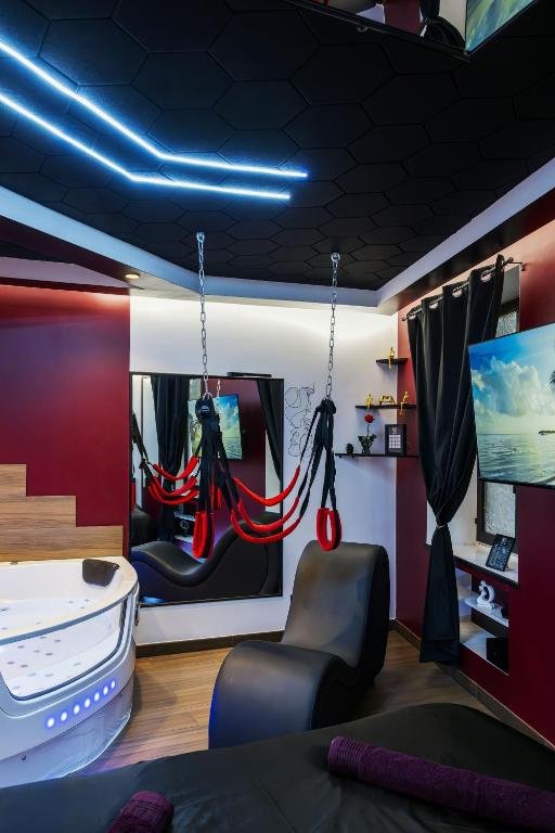 Redroom