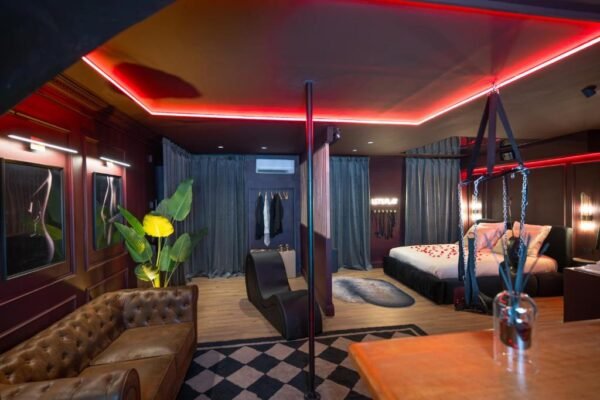 Love Room Luxe – Balnéo – Cinéma