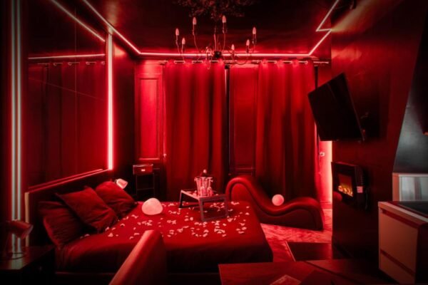 Love Room, L’interdit, Rouen