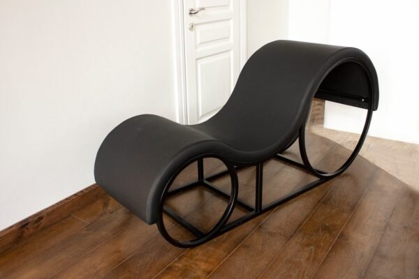 Fauteuil tantra design metal simili cuir noir